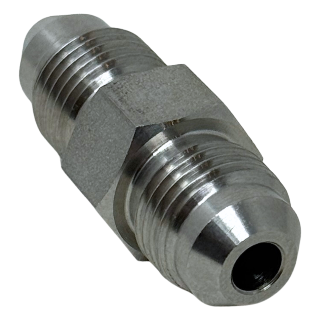 X6M04J15 : OneXtreme Adapter, 0.375 (3/8") Male MP x 0.25 (1/4") Male JIC, 15,000psi