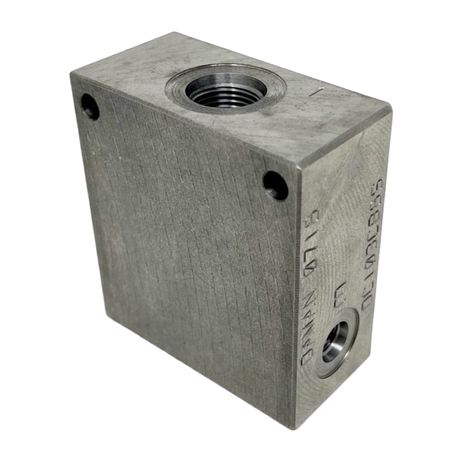 DC103CB6S : Daman Common Cavity Body, C-10-3 Cartridge Cavity, #6 SAE (3/8") Port Connections, 5000psi Rated, Ductile Iron, Without Gauge Port