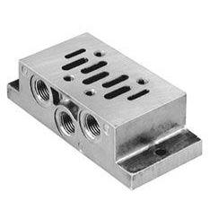 C/P19138 : Norgren ISO #3, single station sub-base, 1/2 side ported