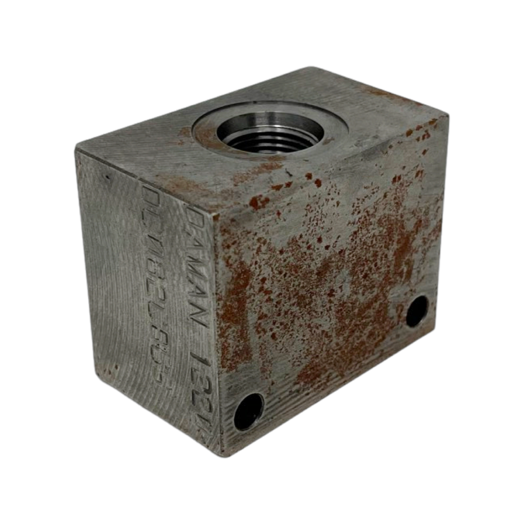 DC082CB6S : Daman Common Cavity Body, C-8-2 Cartridge Cavity, #6 SAE (3/8") Port Connections, 5000psi Rated, Ductile Iron, Without Gauge Port