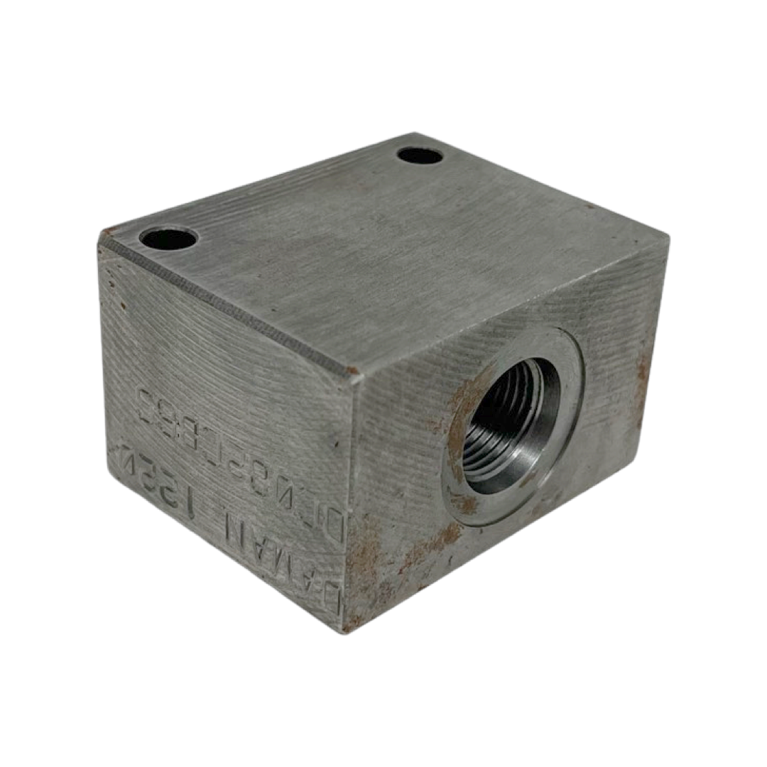 DC082CB6S : Daman Common Cavity Body, C-8-2 Cartridge Cavity, #6 SAE (3/8") Port Connections, 5000psi Rated, Ductile Iron, Without Gauge Port