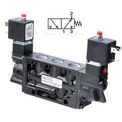 K81EA00KV0KV0 : Norgren Nugget 200 Series 120VAC 3-Position, 5-Way locking Solenoid Actuated, Solenoid Return 3/8 inch NPT porte