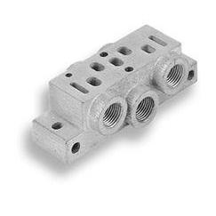 V70401-P5B : Norgren Single Station Sub-base Ported without Pilot Ports, 1/8" NPTF