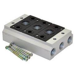 V51R503 : Norgren V5x Series 3 station manifold for 1/4 NPT ported valves